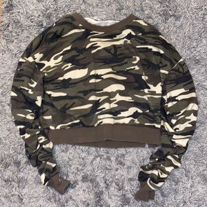 Camo ruched sleeve crew neck
